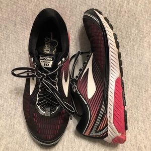 BROOKS Ghost 10 Running Shoe Size W9 pink & black